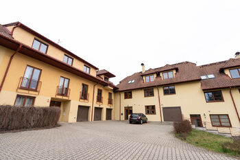 Prodej bytu 5+kk v osobním vlastnictví 125 m², Černošice