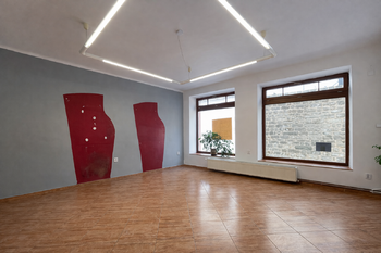 hlavní místnost - Pronájem obchodních prostor 56 m², Turnov