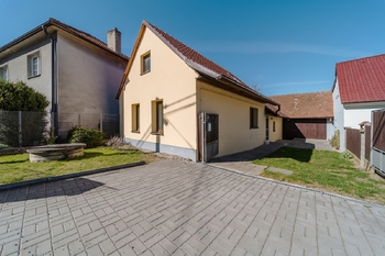 Prodej útulného rodinného domu 166 m², Hodov, okres Třebíč – klidná lokalita - Prodej domu 166 m², Hodov