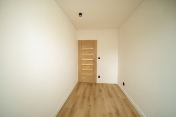 pokoj 2 - Prodej bytu 4+1 v osobním vlastnictví 77 m², Teplice