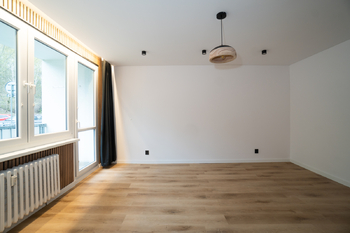 obývací pokoj - Prodej bytu 4+1 v osobním vlastnictví 77 m², Teplice