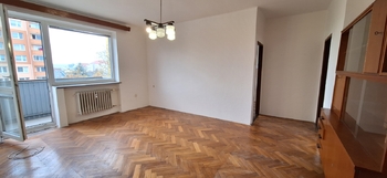 Obývací pokoj s balkonem - Prodej bytu 3+1 v osobním vlastnictví 72 m², Kojetín