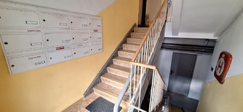 Schodiště  - Prodej bytu 3+1 v osobním vlastnictví 72 m², Kojetín