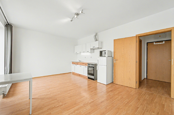 Pronájem bytu 1+kk v osobním vlastnictví 42 m², Hostivice