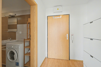 Pronájem bytu 1+kk v osobním vlastnictví 42 m², Hostivice