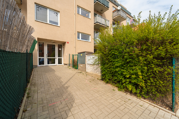 Pronájem bytu 1+kk v osobním vlastnictví 42 m², Hostivice