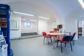 Hlavní místnost  - Pronájem obchodních prostor 64 m², Kutná Hora