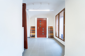 Místnost s výlohou - Pronájem obchodních prostor 64 m², Kutná Hora