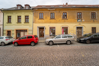 Pohled na dům - Pronájem obchodních prostor 64 m², Kutná Hora