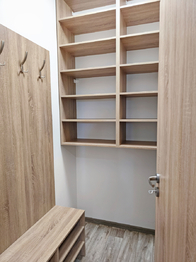 Komora / šatna.  - Pronájem bytu 2+kk v osobním vlastnictví 60 m², Kostelec nad Labem