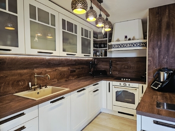 Prodej domu 147 m², Uhy