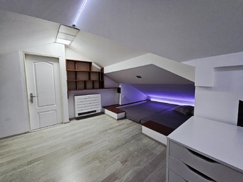 Prodej domu 147 m², Uhy