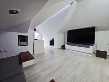Prodej domu 147 m², Uhy