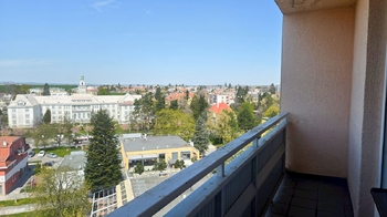 Výhled z lodžie u obývacího pokoje - Prodej bytu 3+1 v osobním vlastnictví 65 m², Opava