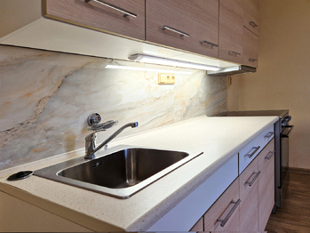 Kuchyň v bytové jednotce - Prodej domu 368 m², Benešov u Semil