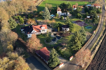 Prodej pozemku 1345 m², Uhy