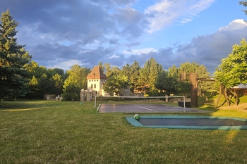 Prodej pozemku 1345 m², Uhy