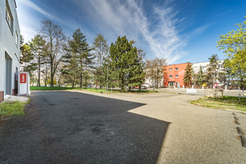 Pronájem obchodních prostor 661 m², Praha 4 - Háje