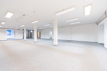 Pronájem obchodních prostor 661 m², Praha 4 - Háje