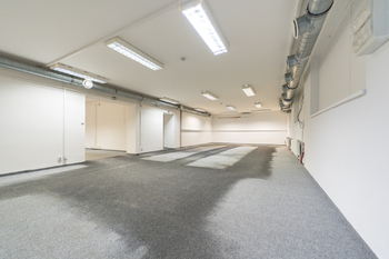 Pronájem obchodních prostor 661 m², Praha 4 - Háje