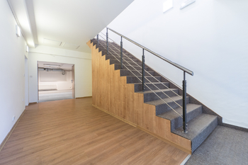 Pronájem obchodních prostor 661 m², Praha 4 - Háje