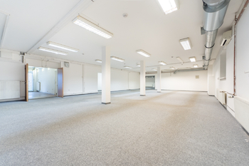 Pronájem obchodních prostor 661 m², Praha 4 - Háje