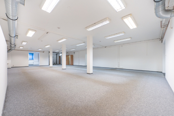 Pronájem obchodních prostor 661 m², Praha 4 - Háje