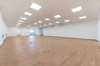 Pronájem obchodních prostor 661 m², Praha 4 - Háje