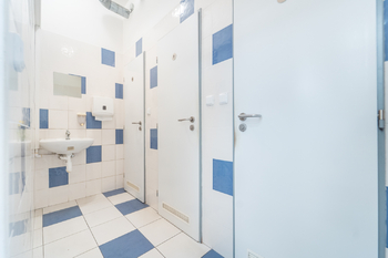 Pronájem obchodních prostor 661 m², Praha 4 - Háje