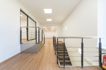 Pronájem obchodních prostor 661 m², Praha 4 - Háje