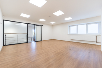 Pronájem obchodních prostor 661 m², Praha 4 - Háje