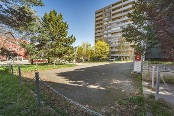 Pronájem obchodních prostor 661 m², Praha 4 - Háje