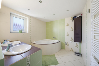 Prodej domu 238 m², Praha 10 - Kolovraty