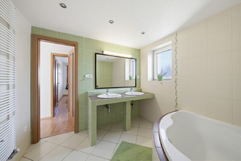 Prodej domu 238 m², Praha 10 - Kolovraty