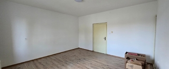 pokoj 1 - Pronájem bytu 2+1 v osobním vlastnictví 63 m², Louny