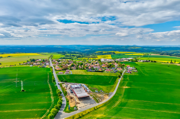 Prodej pozemku 10000 m², Zbizuby