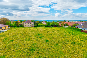 Prodej pozemku 10000 m², Zbizuby