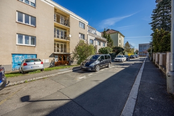 Prodej bytu 3+1 v osobním vlastnictví 70 m², Praha 4 - Podolí