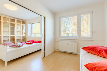 ložnice s koupelnou - Prodej bytu 4+kk v osobním vlastnictví 80 m², Praha 4 - Nusle