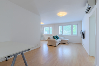 obývací pokoj 1 - Prodej bytu 4+kk v osobním vlastnictví 80 m², Praha 4 - Nusle