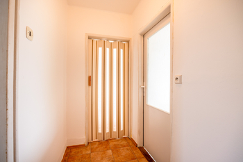 Předsíň - Prodej bytu 2+1 v osobním vlastnictví 58 m², Praha 6 - Dejvice