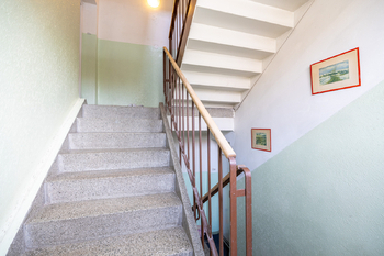 Chodba domu - Prodej bytu 2+1 v osobním vlastnictví 58 m², Praha 6 - Dejvice