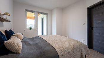 Vstup na terasu z ložnice  - Prodej domu 105 m², Ševětín