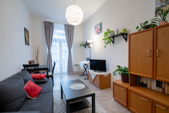 Část ( 2+1 )  - Obývací pokoj - Prodej bytu 3+1 v osobním vlastnictví 89 m², Praha 3 - Žižkov 