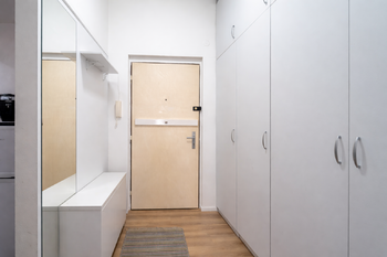 Část ( 2+1 ) Chodba - Prodej bytu 3+1 v osobním vlastnictví 89 m², Praha 3 - Žižkov