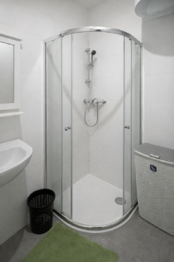 Část ( 2+1 )  - Koupelna  - Prodej bytu 3+1 v osobním vlastnictví 89 m², Praha 3 - Žižkov