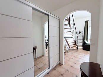 Pronájem bytu 2+kk v družstevním vlastnictví 45 m², Hostivice