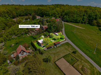 Prodej pozemku 708 m², Zlín