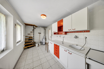 Prodej pozemku 708 m², Zlín