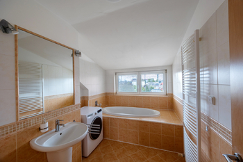 +420 739 604 767 I vaclav.adamcik@re-max.cz I prodej bytu Opava - Prodej bytu 4+1 v osobním vlastnictví 113 m², Opava